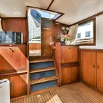 Authentic Houseboat Center 'loosdrecht'