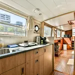 Hotel en barco Authentic Houseboat Center 'loosdrecht' Ámsterdam