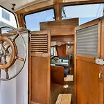 Authentic Houseboat Center 'loosdrecht' Hotel en barco Ámsterdam
