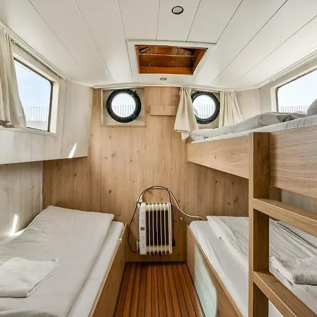 Authentic Houseboat Center 'loosdrecht' Botel *