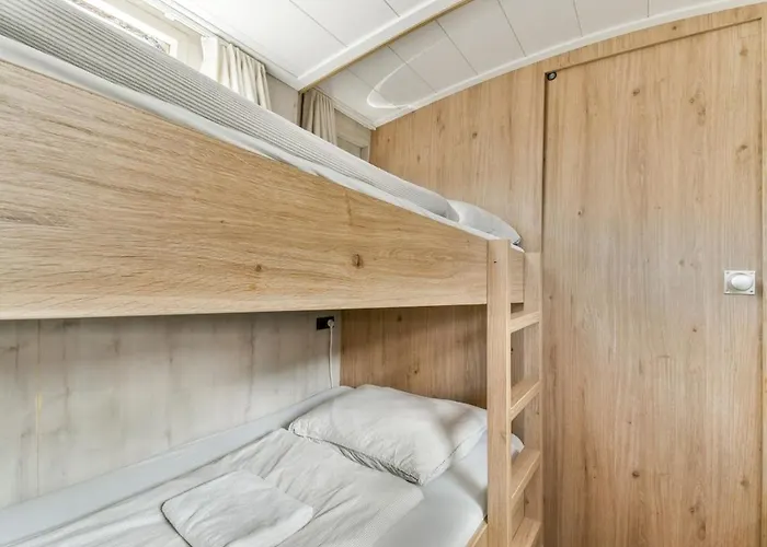 Authentic Houseboat Center 'loosdrecht' Amsterdam