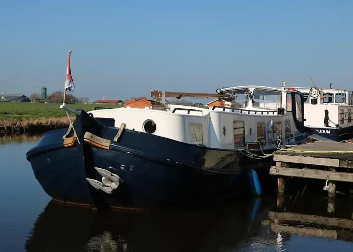 Authentic Houseboat Center 'loosdrecht'