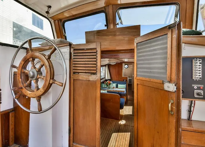 Authentic Houseboat Center 'loosdrecht' Botel Amsterdam